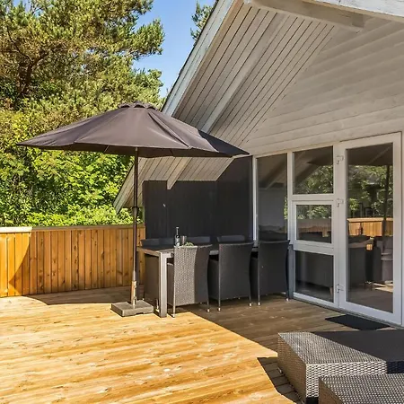 3 Bedroom Awesome In Holiday home