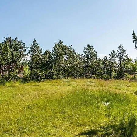 Σπίτι διακοπών X *