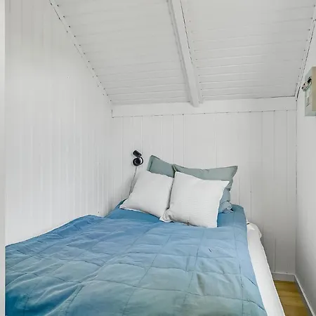 3 Bedroom Awesome In Holiday home